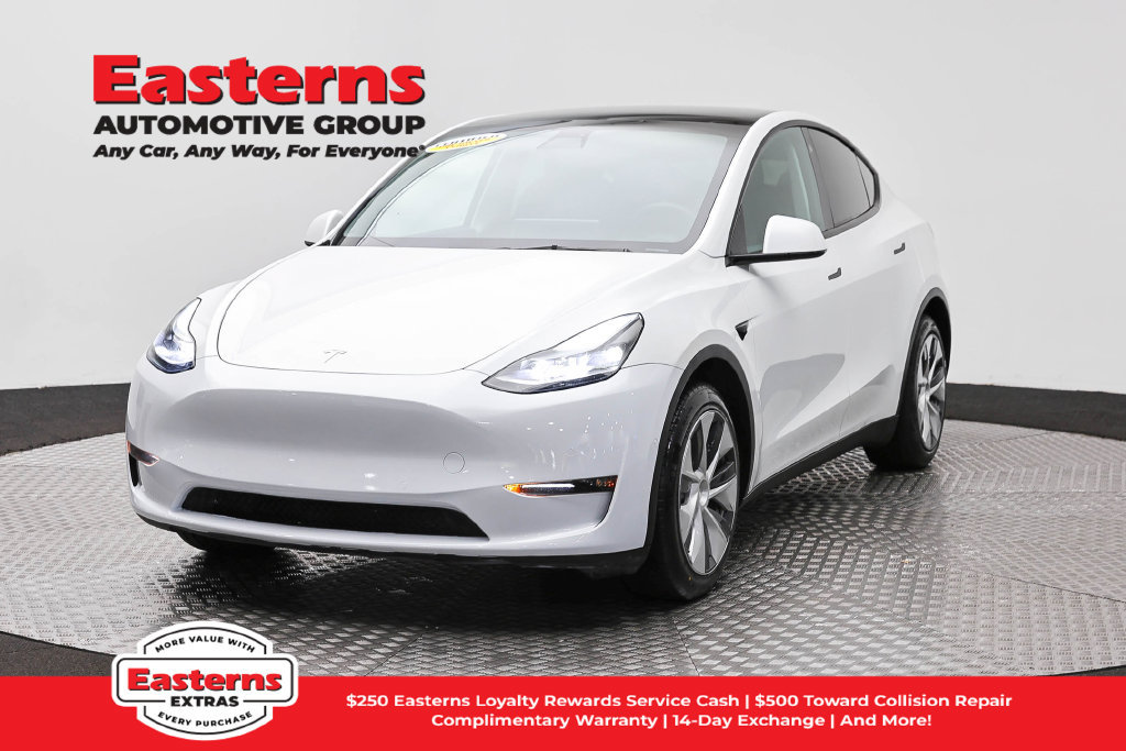 Used 2022 Tesla Model Y Long Range AWD/4WD image 1