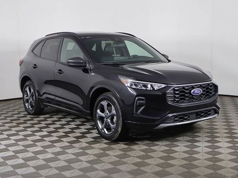 Used 2023 Ford Escape ST-Line w/ Tech Pack #1 AWD/4WD image 2