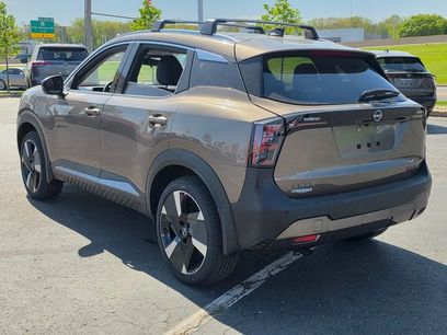New 2026 Nissan Kicks SR w/ Cold Weather Package