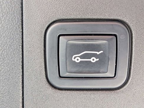 Used 2023 Cadillac XT5 Premium Luxury image 14