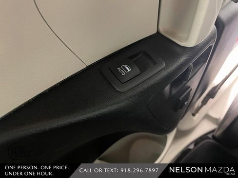Used 2019 Chrysler Pacifica Touring-L Plus image 32
