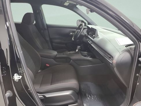 Used 2025 Honda HR-V Sport image 13
