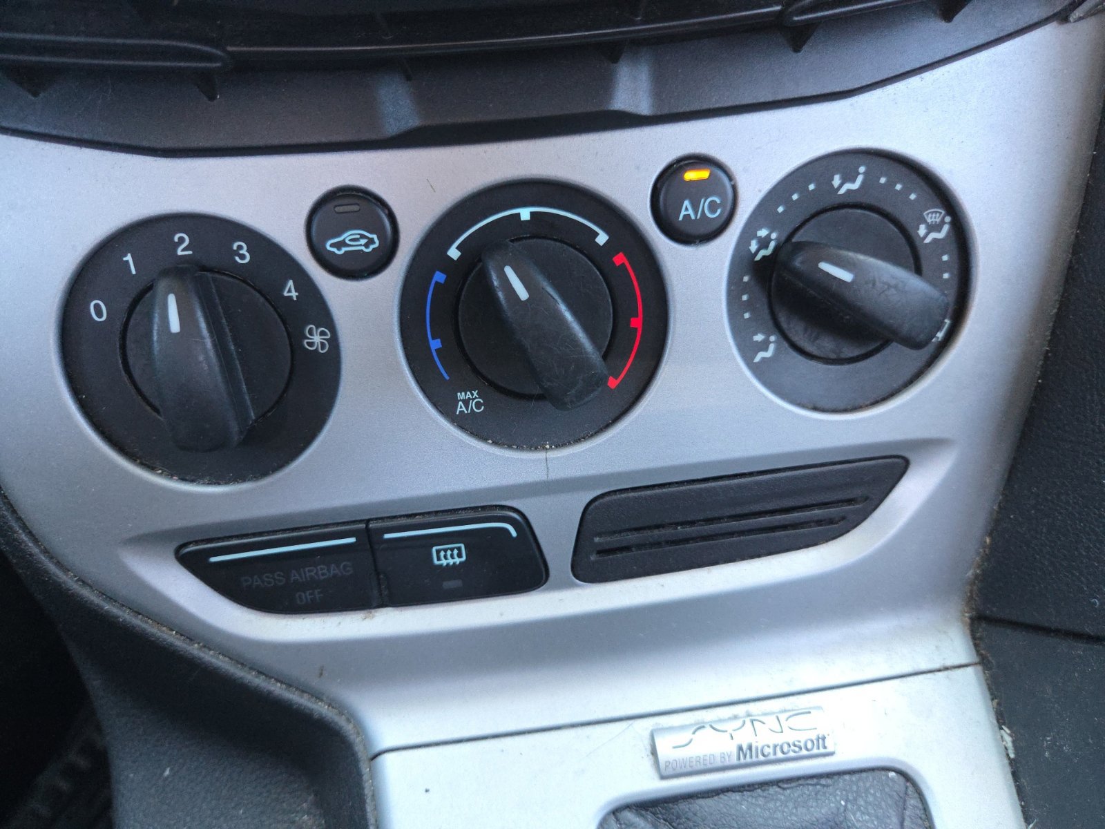 Used 2013 Ford Focus SE FWD image 19