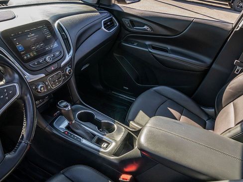 Used 2019 Chevrolet Equinox Premier image 16