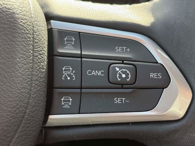 Used 2023 Jeep Compass Limited AWD/4WD image 24