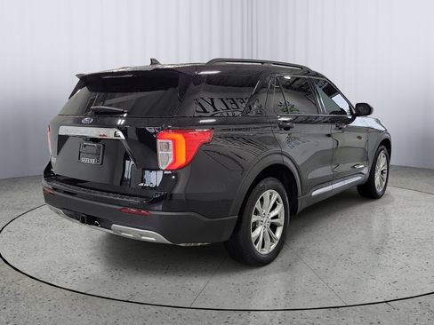 Certified 2024 Ford Explorer XLT w/ Equipment Group 202A AWD/4WD image 2