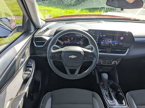 Used 2024 Chevrolet TrailBlazer LT FWD image 15