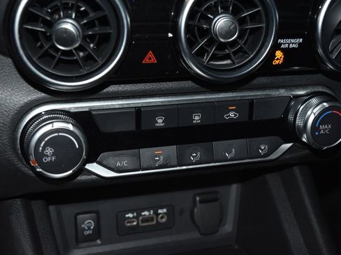 Used 2024 Nissan Sentra SV image 12