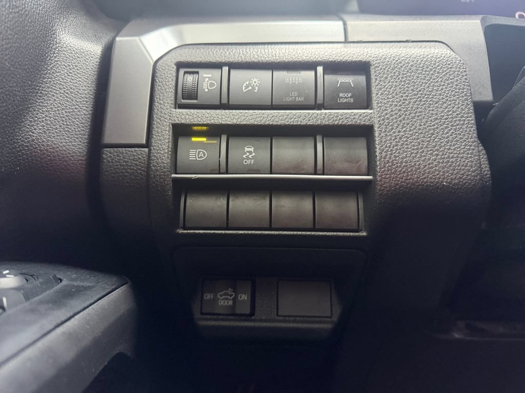 Used 2025 Toyota Tacoma TRD Sport AWD/4WD image 22