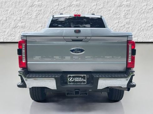 Used 2024 Ford F250 Lariat w/ FX4 Off-Road Package AWD/4WD image 4