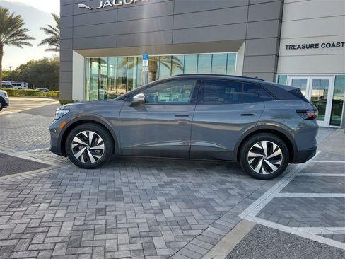 Used 2024 Volkswagen ID.4 Standard image 2