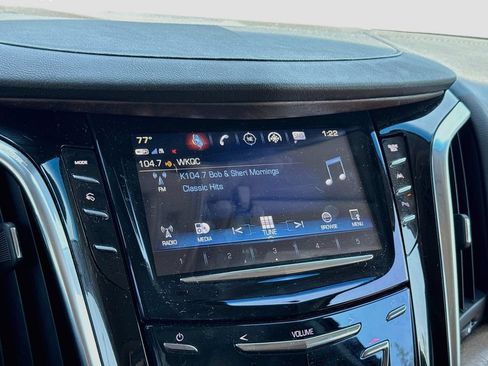Used 2017 Cadillac Escalade Luxury AWD/4WD image 17