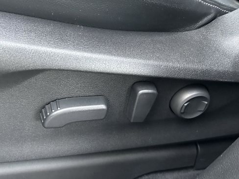 Used 2022 Subaru Ascent Limited w/ Technology Package image 16