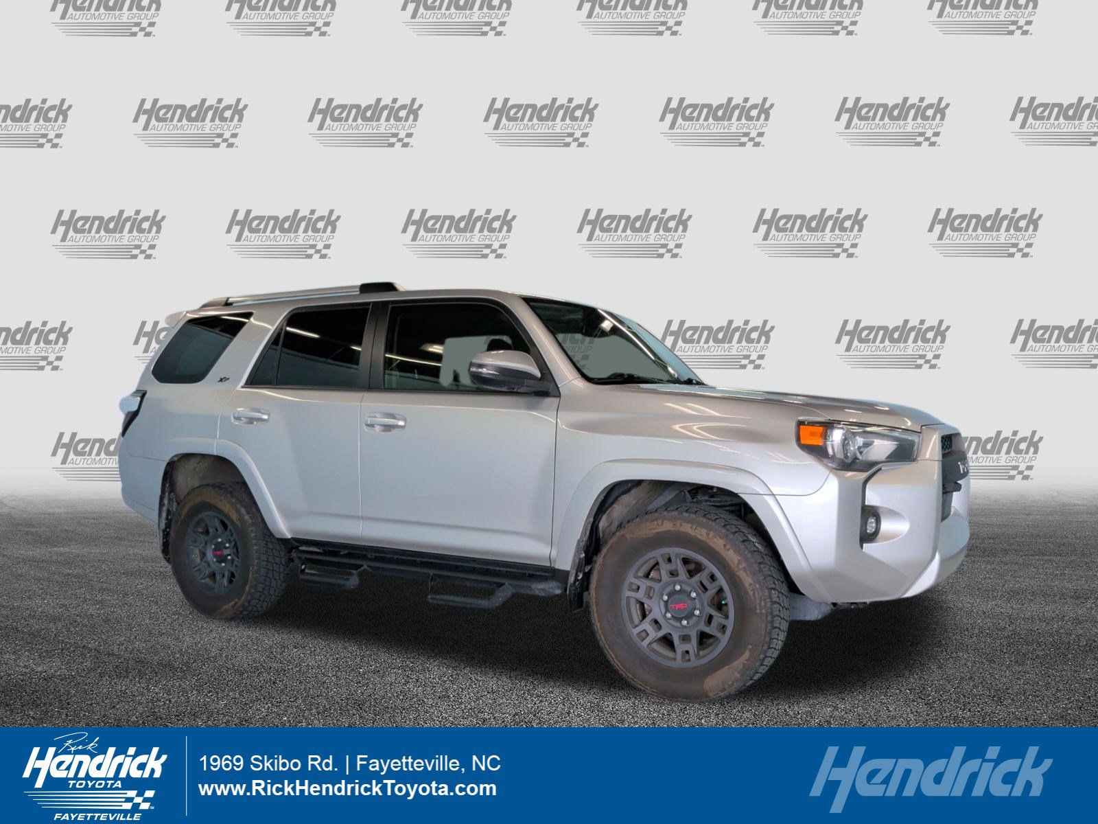 Used 2022 Toyota 4Runner SR5 Premium w/ Moonroof Package AWD/4WD image 1