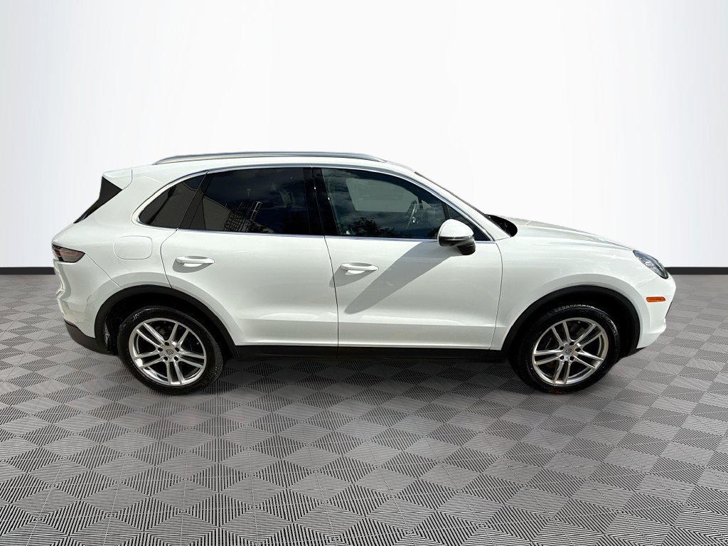 Used 2023 Porsche Cayenne AWD/4WD image 9