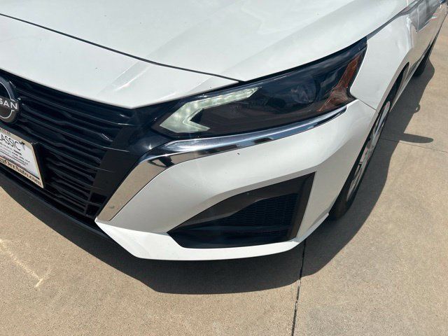 Used 2025 Nissan Altima 2.5 S FWD image 4