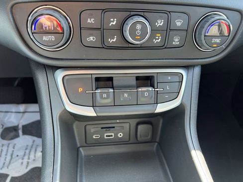 Certified 2022 GMC Terrain SLT image 16