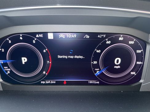 Used 2023 Volkswagen Tiguan SEL R-Line image 4