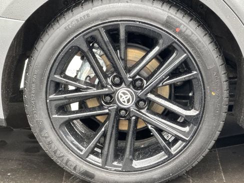 Used 2025 Toyota Camry SE image 12