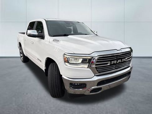 Used 2023 RAM 1500 Laramie AWD/4WD image 5