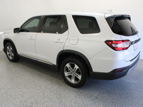 Used 2024 Honda Pilot EX-L image 9