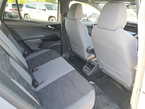 Certified 2022 Volkswagen ID.4 Pro image 11
