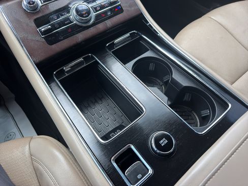 Used 2022 Lincoln Aviator Reserve AWD/4WD image 24