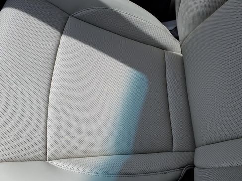 New 2026 Genesis GV60 RWD image 24