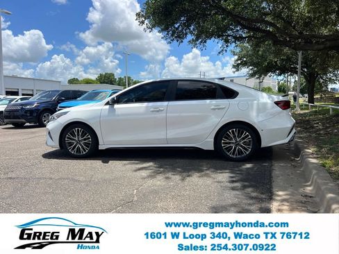 Used 2023 Kia Forte GT-Line w/ GT-Line Premium Package FWD image 4