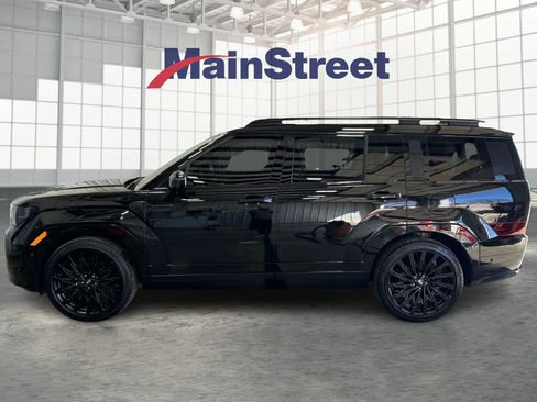 Used 2025 Hyundai Santa Fe Calligraphy image 2