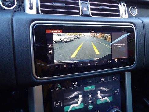 Used 2018 Land Rover Range Rover image 20