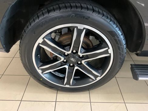 Used 2021 Ford Expedition Limited AWD/4WD image 8