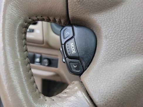 Used 2004 Nissan Pathfinder LE Platinum RWD image 13
