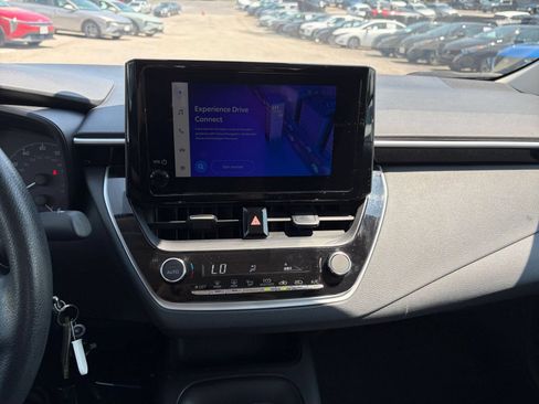 Used 2025 Toyota Corolla LE FWD image 17