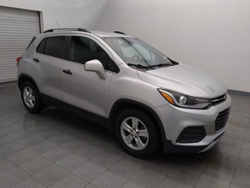 Used 2017 Chevrolet Trax LT w/ Driver Confidence Package image 11
