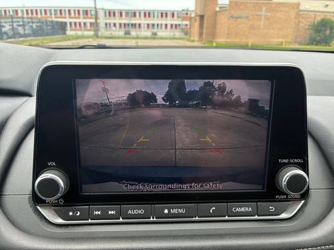 Used 2025 Nissan Rogue SV AWD/4WD image 21