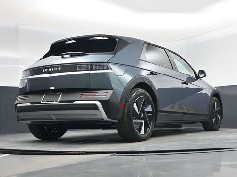 New 2026 Hyundai Ioniq 5 SE image 22