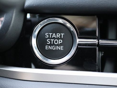 New 2026 Mitsubishi Outlander SE image 17