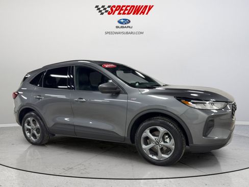 Used 2025 Ford Escape ST-Line image 13