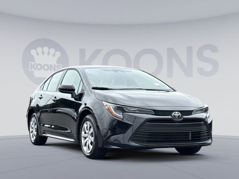 Used 2026 Toyota Corolla LE FWD image 10