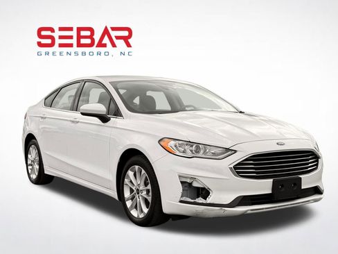 Used 2020 Ford Fusion SE FWD image 3