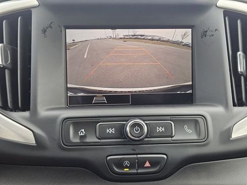 Used 2024 GMC Terrain SLE image 17