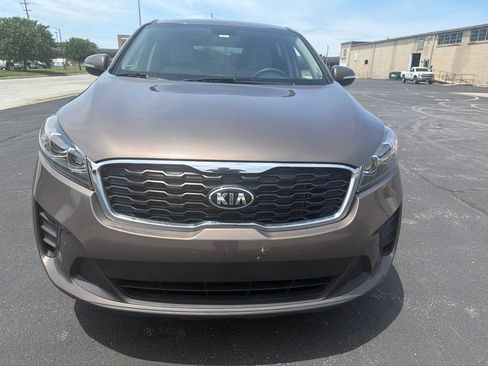 Used 2020 Kia Sorento LX FWD image 2