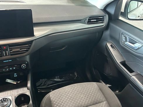 Used 2023 Ford Escape Active w/ Tech Pack #2 FWD image 11