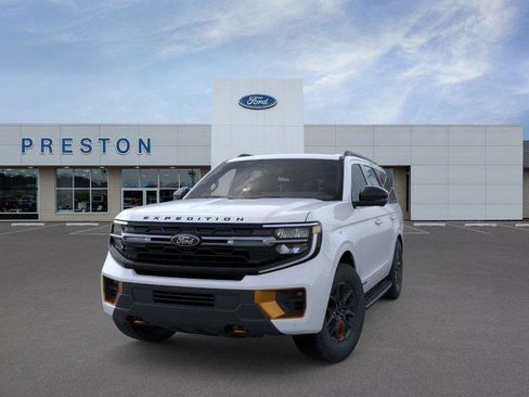New 2026 Ford Expedition Tremor image 2