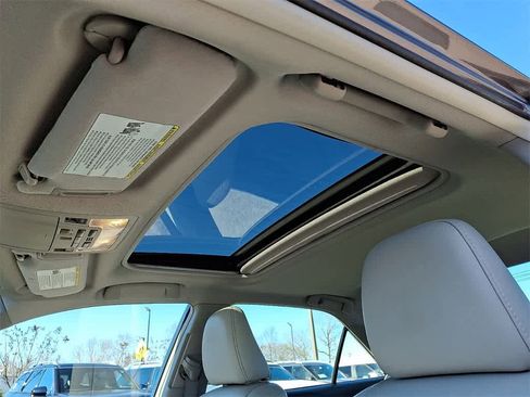 Used 2014 Toyota Camry XLE image 14