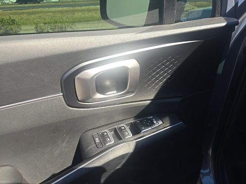 Certified 2023 Kia Sorento LX image 8