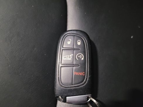 Used 2018 Jeep Cherokee Limited AWD/4WD image 32