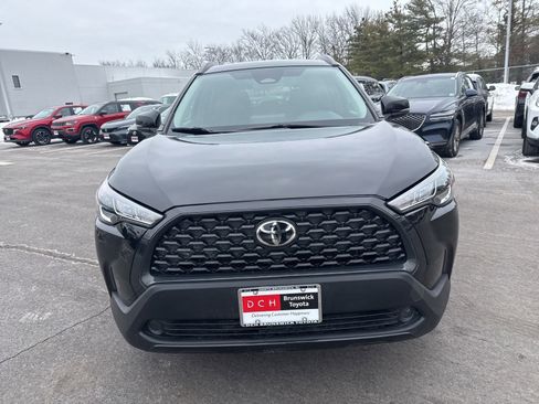 Used 2023 Toyota Corolla Cross LE image 2