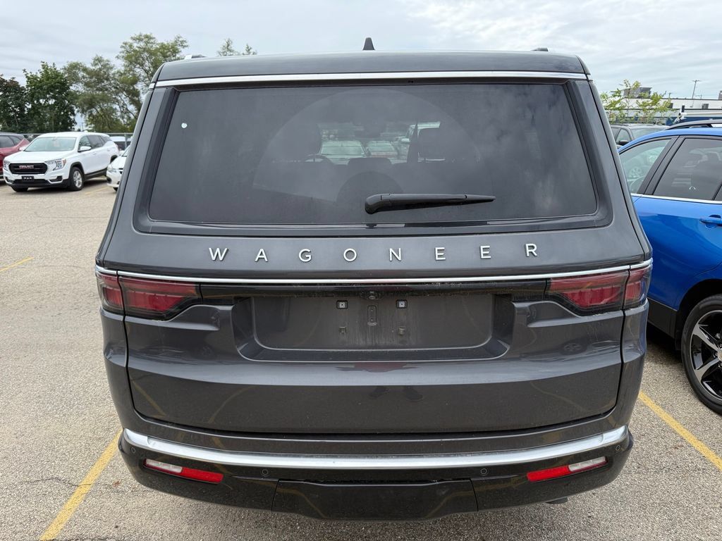 Used 2025 Jeep Wagoneer Series II AWD/4WD image 3